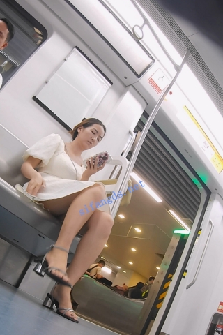 『D·D』-217-四次偶遇，白连衣裙OL裙摆吹起，浅蓝半透明内